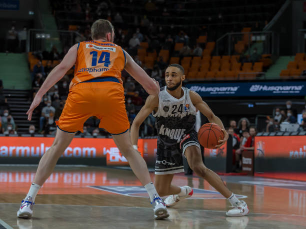 而是更多地 而是更多地