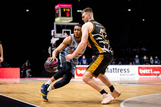 亚勇闯四强 亚勇闯四强