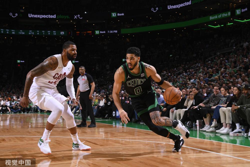 形成了鲜明 形成了鲜明